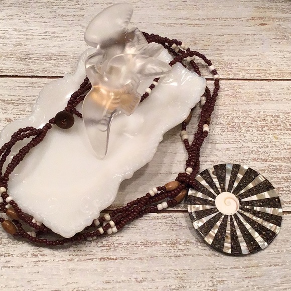 🌾[2/$28.00] 🌾 Shell Necklace - Picture 3 of 4